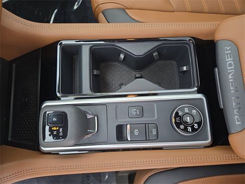 Certified 2024 Nissan Pathfinder Platinum w/ Cargo Package image 22