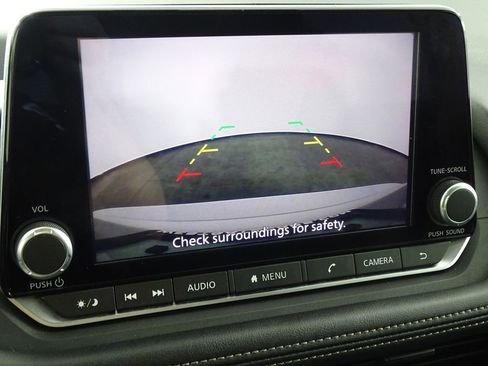 Used 2024 Nissan Rogue S image 8