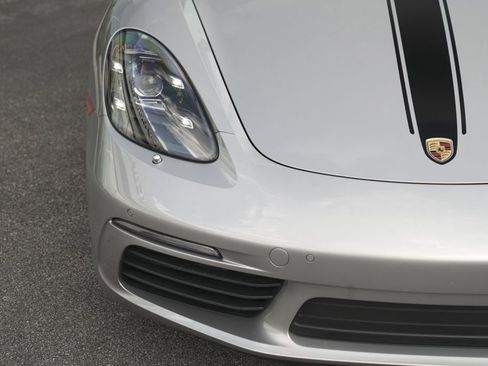 Used 2025 Porsche 718 Boxster RWD image 32