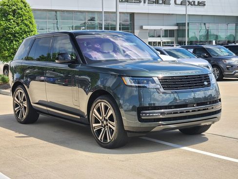 Used 2023 Land Rover Range Rover SE image 3