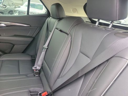 Used 2023 Buick Envision Essence image 37