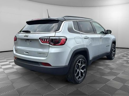 Used 2025 Jeep Compass Limited w/ Mopar Graphics Package AWD/4WD image 4