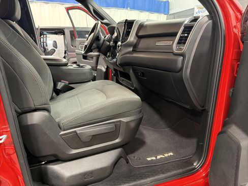 Used 2024 RAM 2500 Big Horn w/ Sport Appearance Package image 20