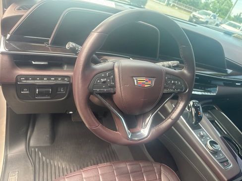 Used 2023 Cadillac Escalade Premium Luxury Platinum AWD/4WD image 23