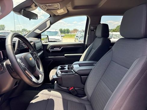 Used 2024 Chevrolet Silverado 1500 LT AWD/4WD image 13