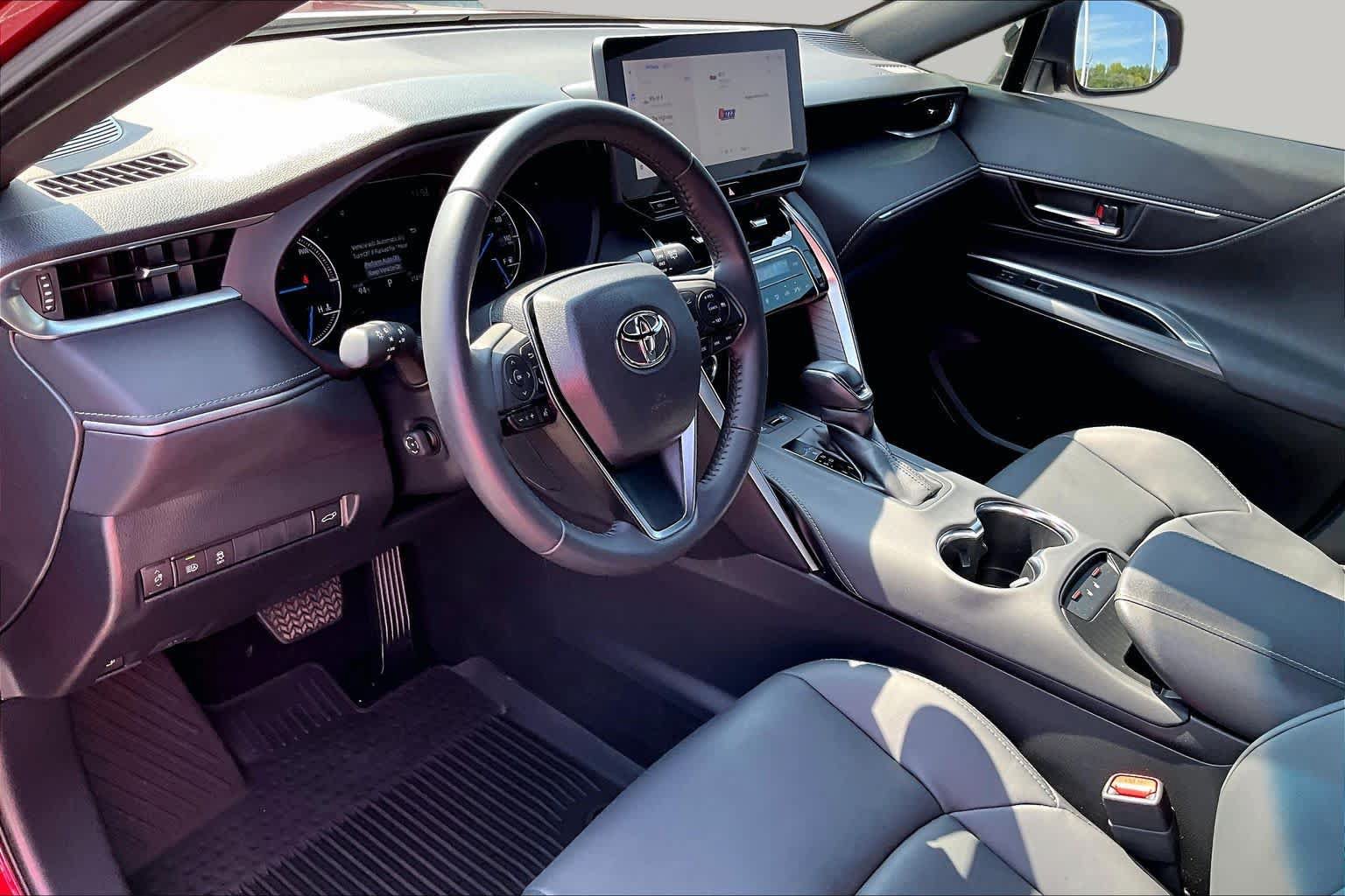 Used 2024 Toyota Venza Nightshade AWD/4WD image 16