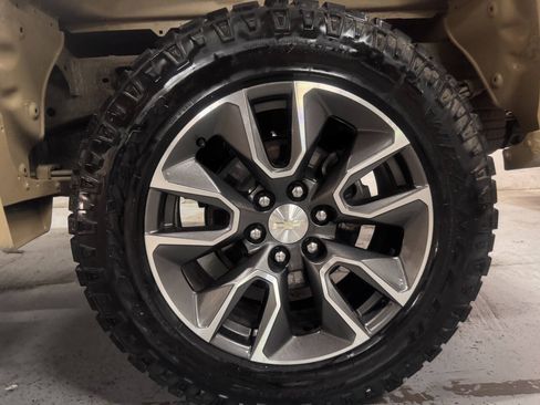 Used 2019 Chevrolet Silverado 1500 LT w/ Texas Edition RWD image 10