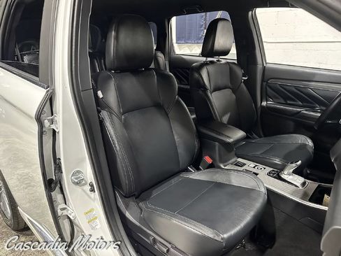 Used 2019 Mitsubishi Outlander SEL AWD/4WD image 13