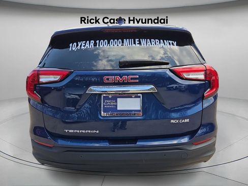 Used 2023 GMC Terrain SLE image 6