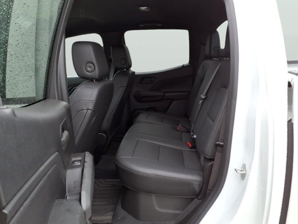 Used 2024 Chevrolet Colorado W/T RWD image 31