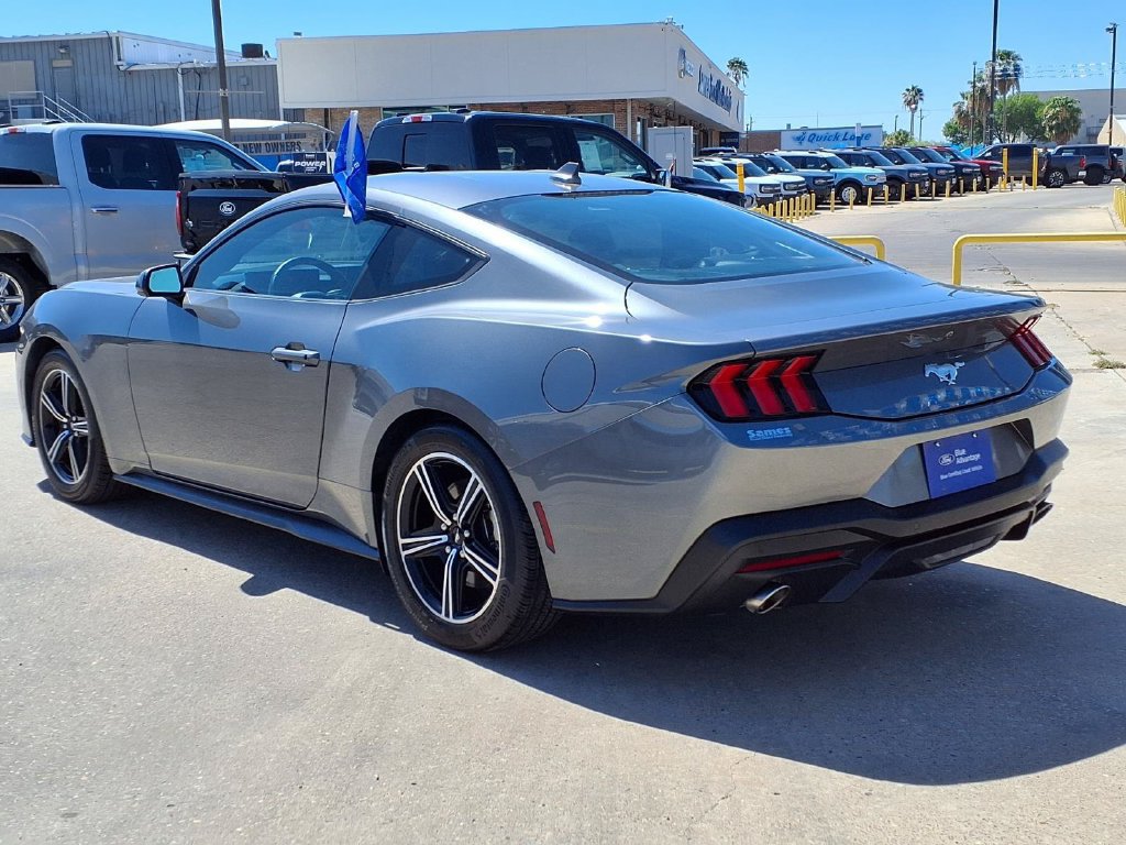 Used 2025 Ford Mustang Coupe RWD image 6