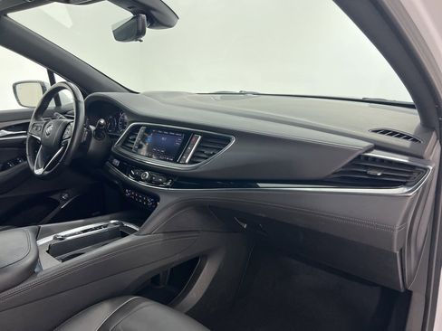 Used 2024 Buick Enclave Avenir w/ Avenir Technology Package image 25