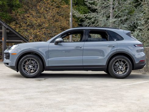 Certified 2026 Porsche Cayenne AWD/4WD image 2