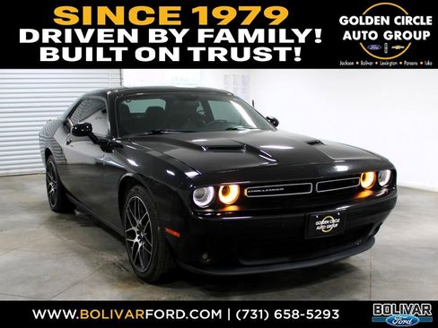 Used 2016 Dodge Challenger SXT Plus image 1