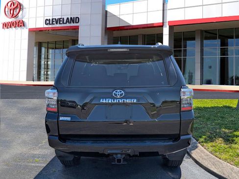 Used 2022 Toyota 4Runner SR5 Premium AWD/4WD image 5