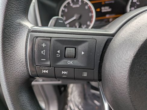 Used 2023 Nissan Rogue S AWD/4WD image 17