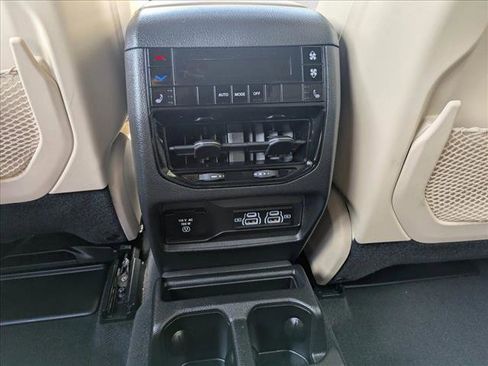 Used 2023 Jeep Grand Cherokee L Limited w/ Luxury Tech Group II image 16