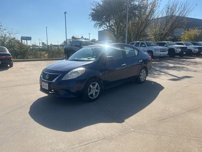 Used 2014 Nissan Versa SV w/ Convenience Package