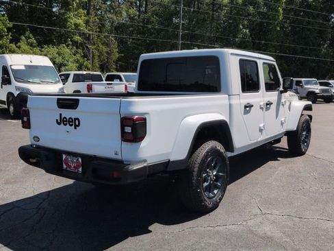 New 2026 Jeep Gladiator Sport AWD/4WD image 3