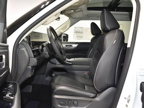 New 2026 INFINITI QX80 Luxe w/ Cargo Package image 11