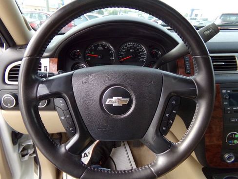 Used 2007 Chevrolet Suburban LTZ w/ LTZ Preferred Equipment Group AWD/4WD image 30