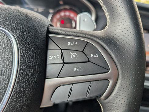 Used 2016 Dodge Challenger SRT Hellcat RWD image 15
