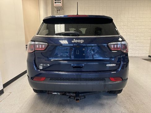 Used 2019 Jeep Compass Latitude w/ Cold Weather Group AWD/4WD image 38