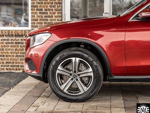 Used 2018 Mercedes-Benz GLC 300 300 4MATIC w/ Premium Package image 23