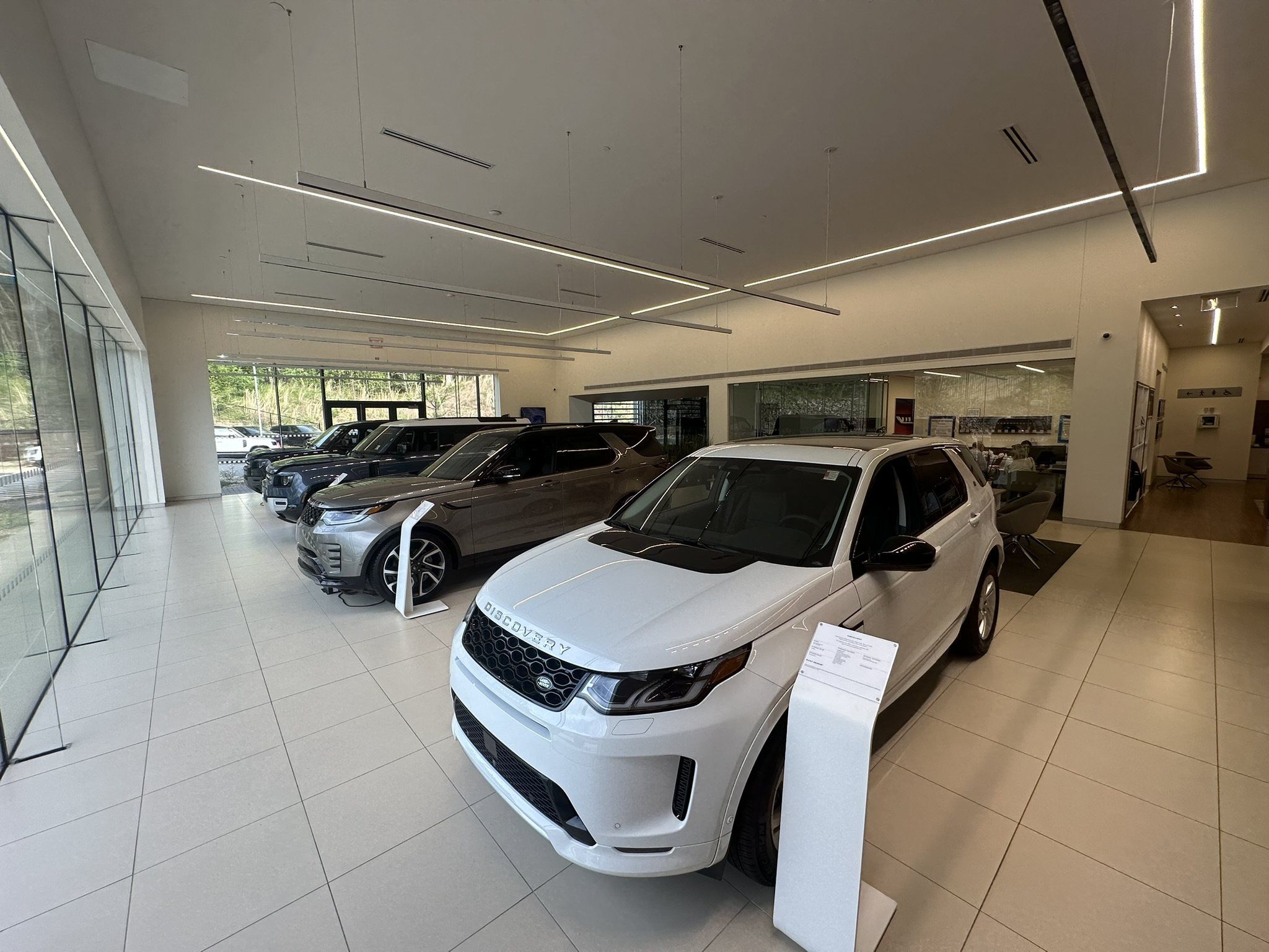 Used 2024 Nissan Pathfinder Platinum w/ Cargo Package AWD/4WD image 41
