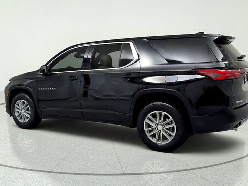 Used 2023 Chevrolet Traverse LS FWD image 3