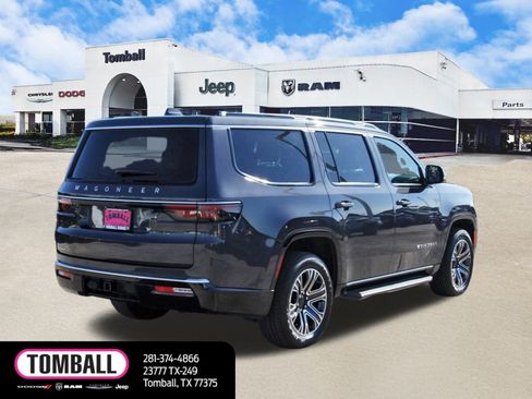 Used 2023 Jeep Wagoneer 4WD w/ Premium Group I image 7