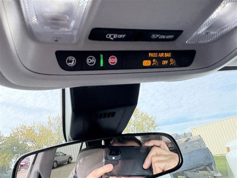 Used 2023 Chevrolet Equinox LT AWD/4WD image 11