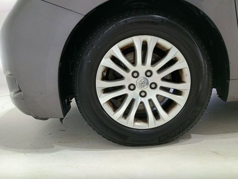 Used 2016 Toyota Sienna L image 8