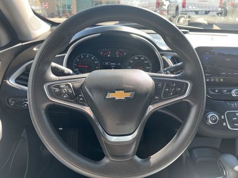 Used 2025 Chevrolet Malibu LS FWD image 34