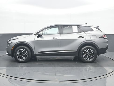 Used 2023 Kia Sportage LX AWD/4WD image 3