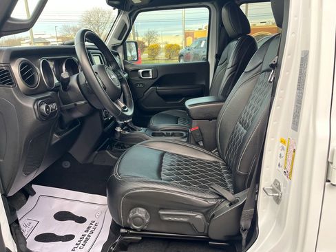 Used 2018 Jeep Wrangler Unlimited Sport S image 11