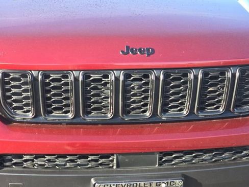 Used 2024 Jeep Grand Cherokee L Altitude image 47
