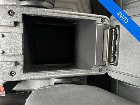Used 2017 Jeep Patriot High Altitude AWD/4WD image 18