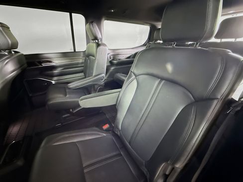 Used 2024 Jeep Wagoneer Series II image 29