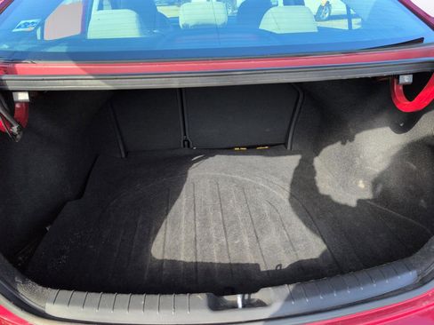 Used 2017 Hyundai Elantra SE image 27