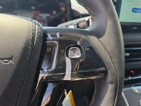 New 2025 Lincoln Aviator 2WD w/ Equipment Group 101A image 30