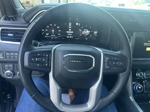 Used 2023 GMC Yukon Denali AWD/4WD image 25
