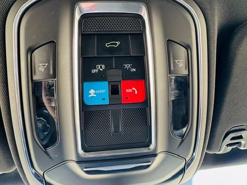 Used 2024 Jeep Wagoneer Series II AWD/4WD image 20