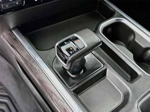 Used 2022 Chevrolet Silverado 1500 LTZ AWD/4WD image 17