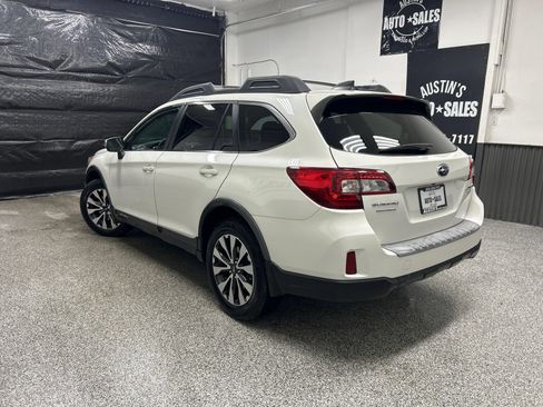 Used 2016 Subaru Outback 2.5i Limited AWD/4WD image 4