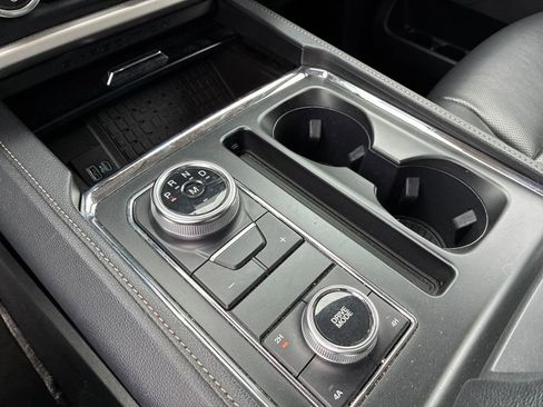 Used 2024 Ford Expedition XLT AWD/4WD image 15