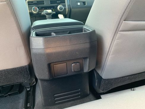 Used 2025 Toyota Tacoma SR5 AWD/4WD image 6