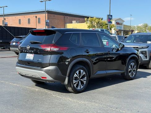 Used 2023 Nissan Rogue SV FWD image 7