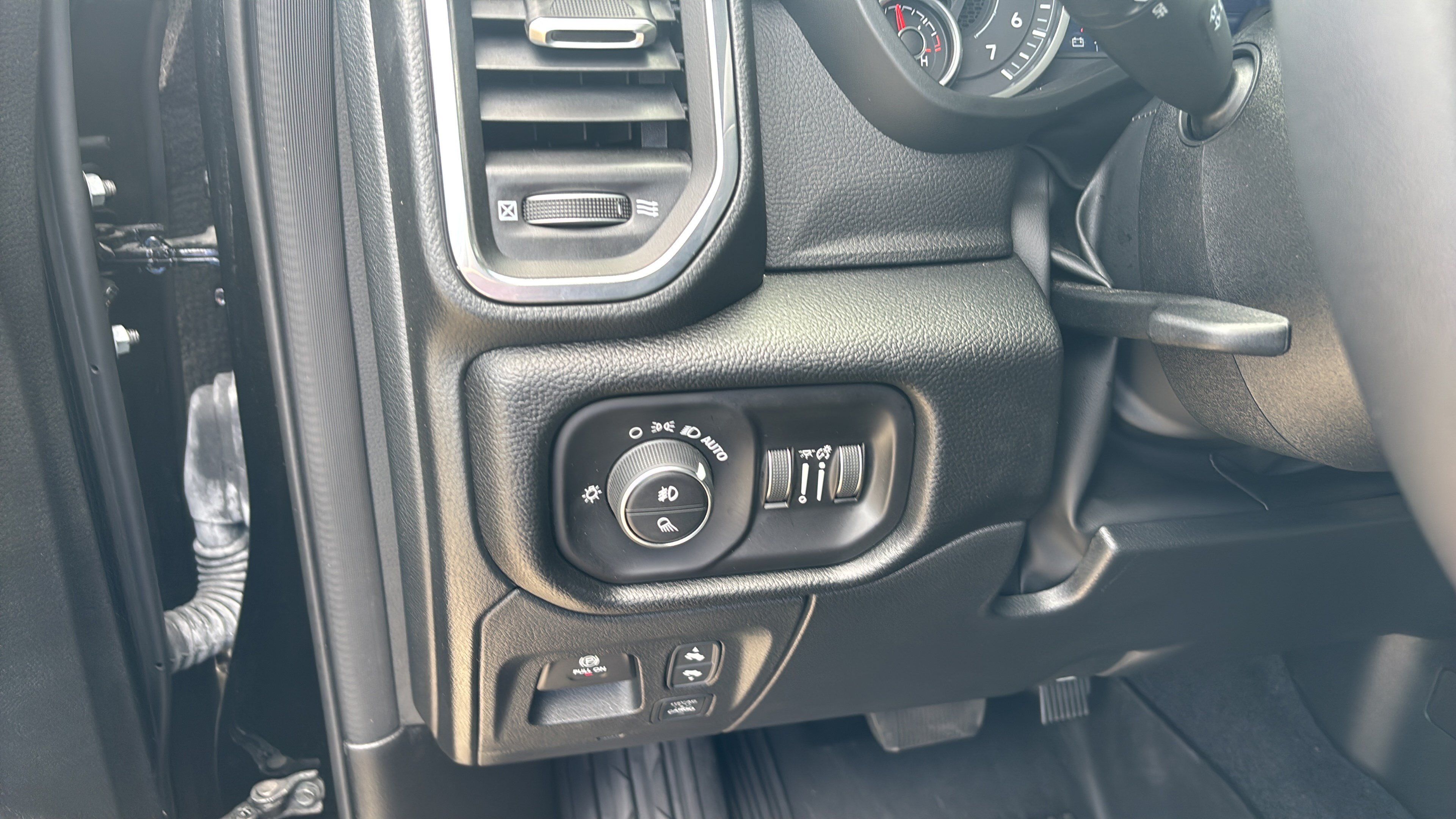 Used 2026 RAM 1500 Laramie w/ Sport Appearance Package RWD image 27