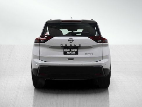 Used 2024 Nissan Rogue SV w/ SV Premium Package image 4
